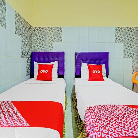 Oyo 90238 Hotel Nusantara Сиребон Екстериор снимка
