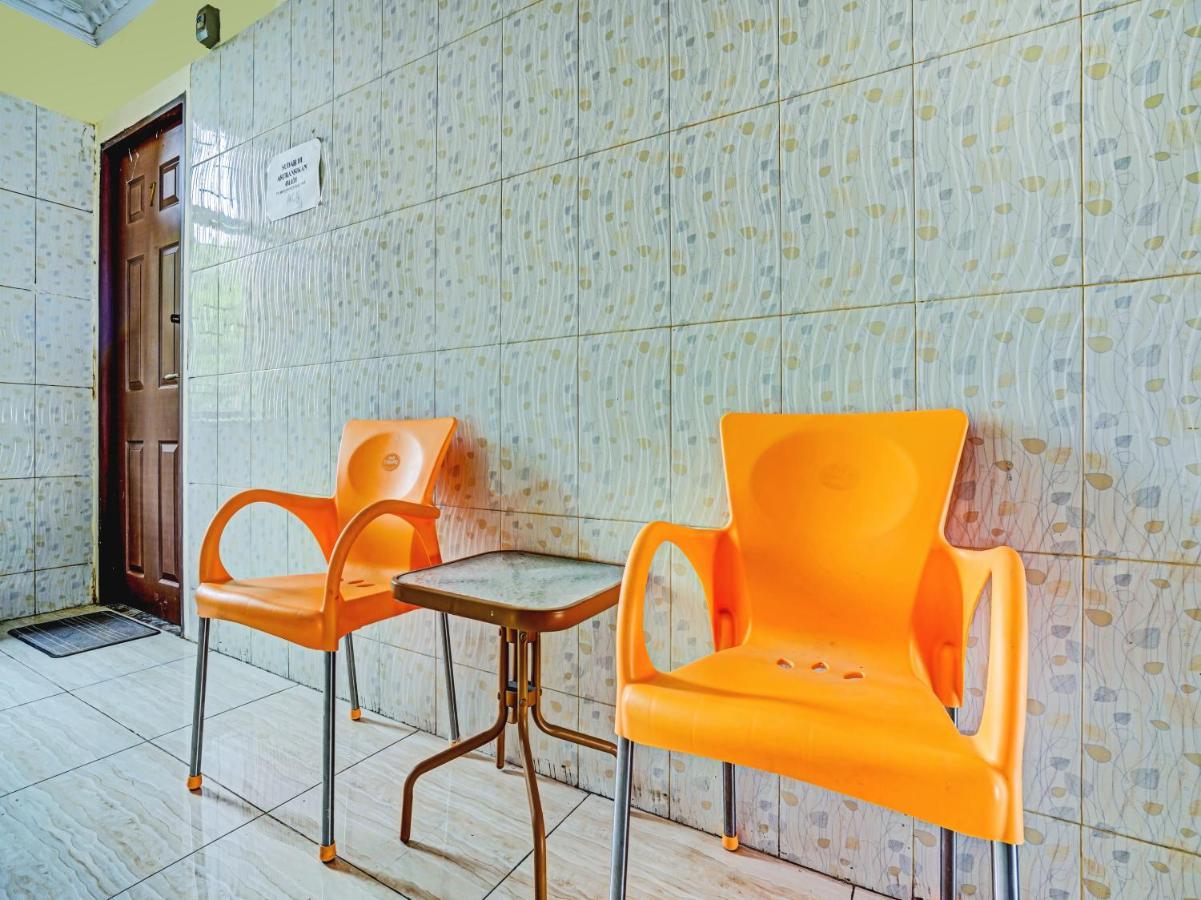 Oyo 90238 Hotel Nusantara Сиребон Екстериор снимка
