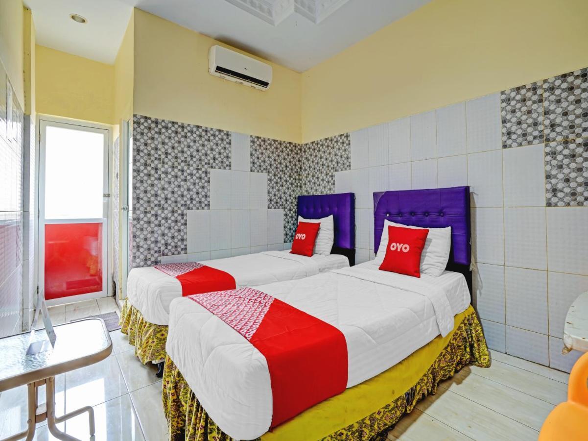 Oyo 90238 Hotel Nusantara Сиребон Екстериор снимка