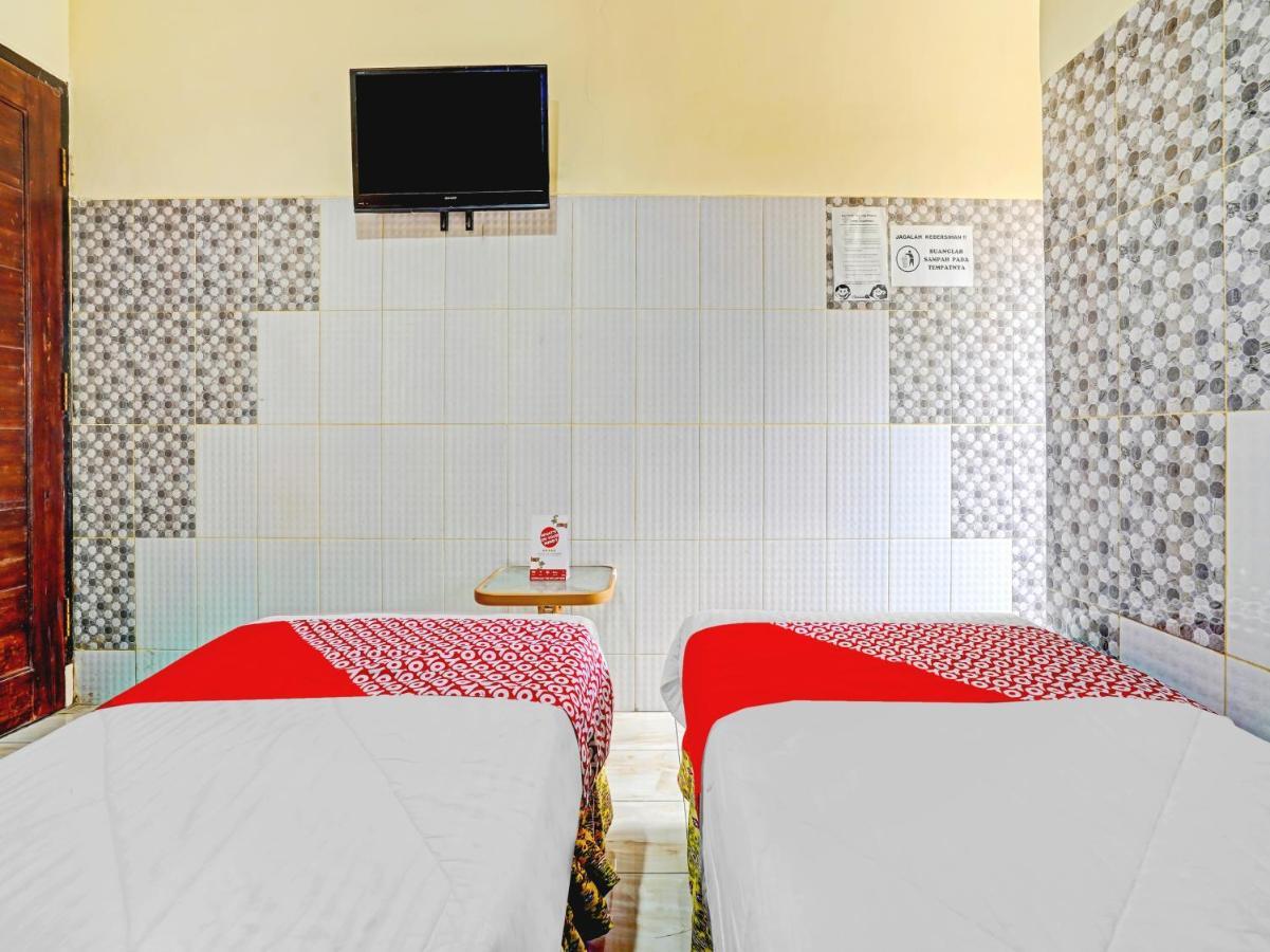 Oyo 90238 Hotel Nusantara Сиребон Екстериор снимка