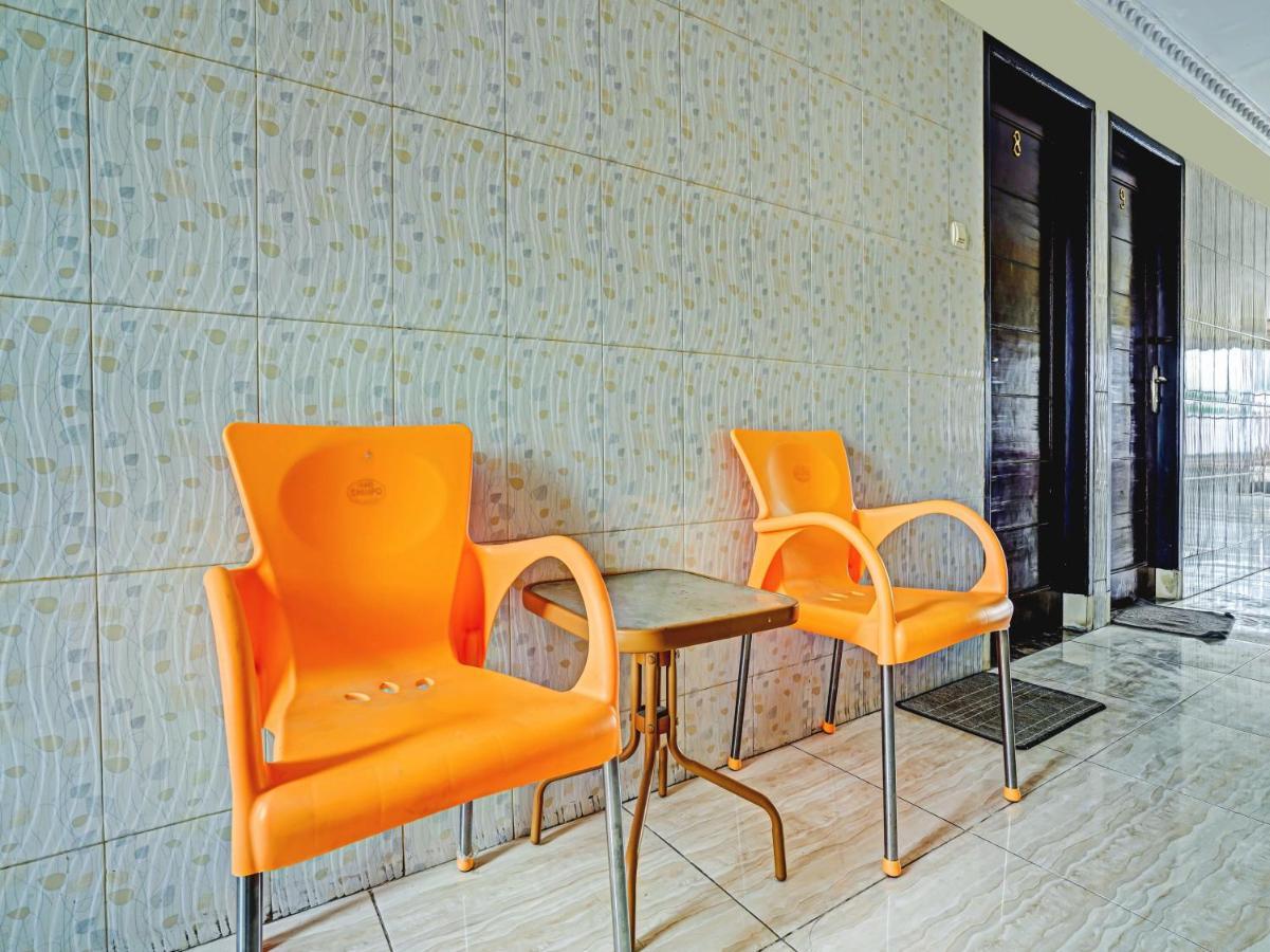 Oyo 90238 Hotel Nusantara Сиребон Екстериор снимка