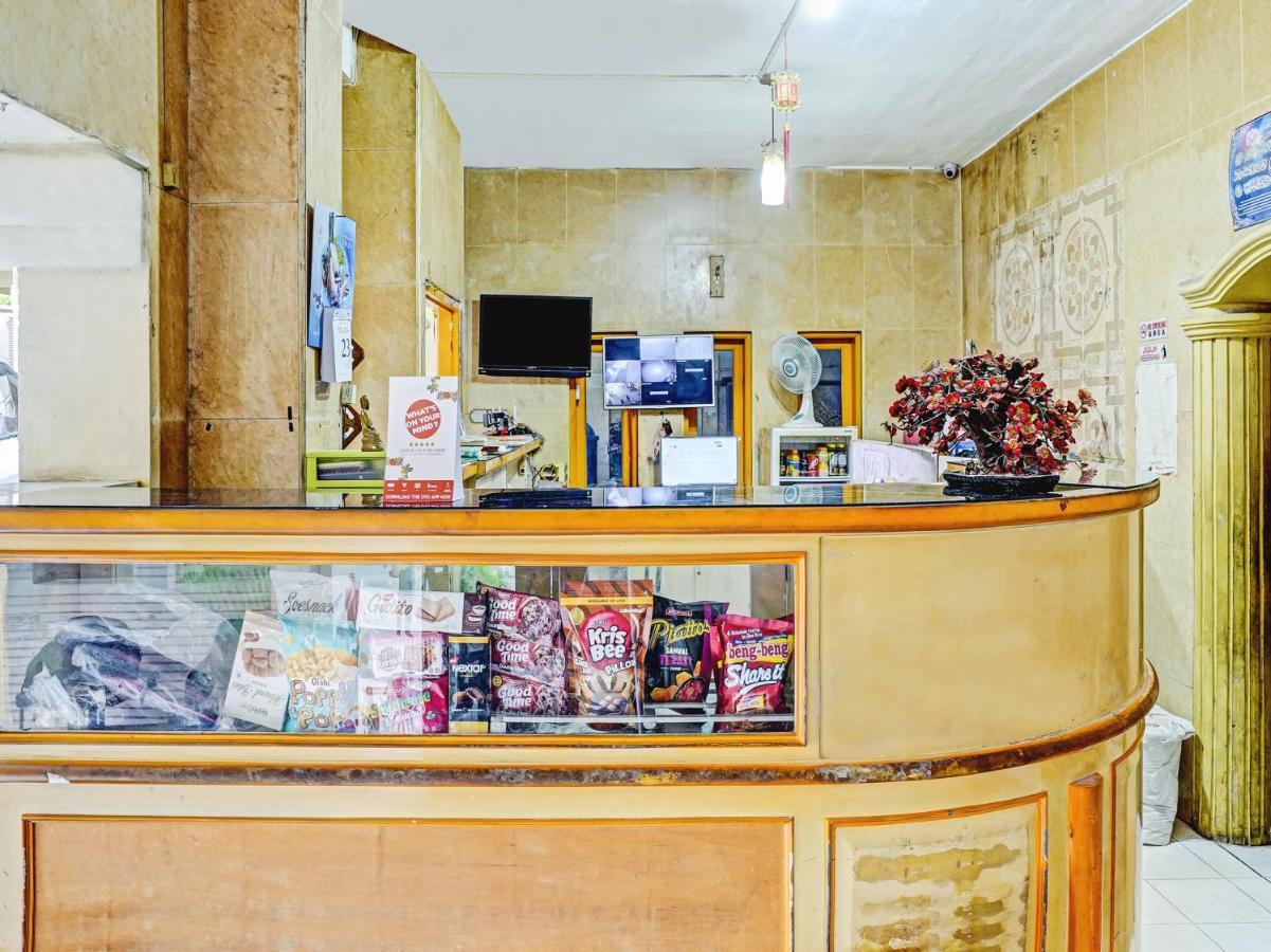 Oyo 90238 Hotel Nusantara Сиребон Екстериор снимка