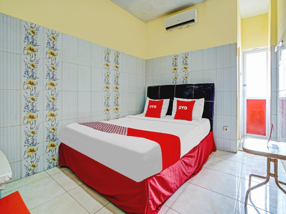 Oyo 90238 Hotel Nusantara Сиребон Екстериор снимка
