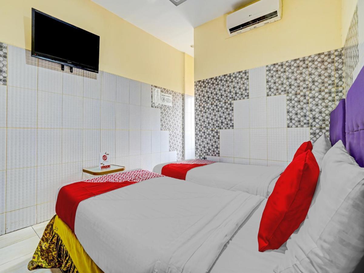 Oyo 90238 Hotel Nusantara Сиребон Екстериор снимка