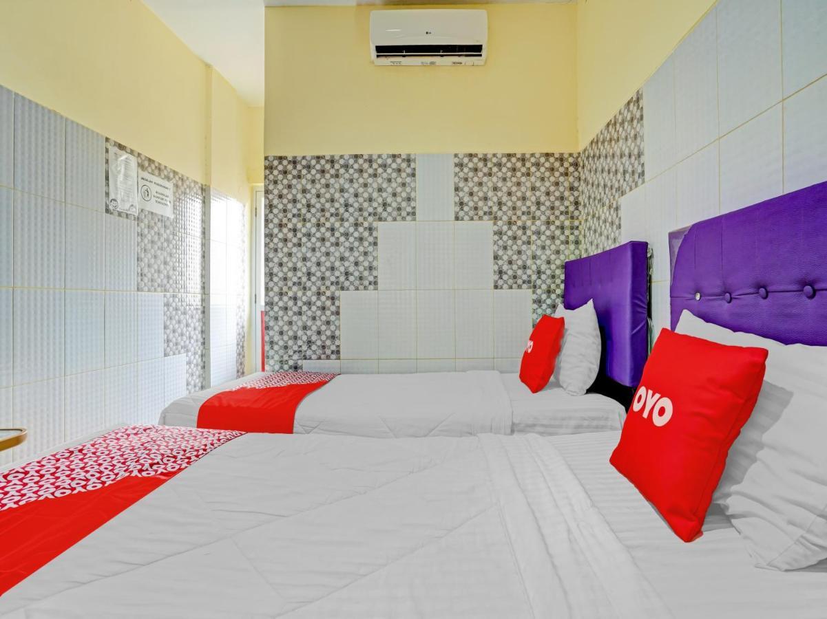 Oyo 90238 Hotel Nusantara Сиребон Екстериор снимка
